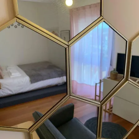 Sp199 Flat By Apartment *